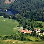 Tvrz Holesice-orlicka Prehrada, Penzion Hotel