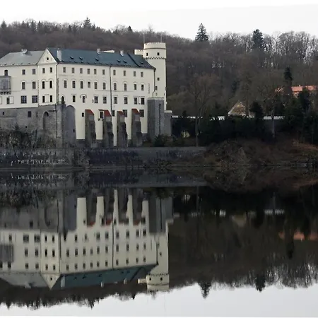 Hotel Tvrz Holesice-orlicka Prehrada, Penzion Kovářov